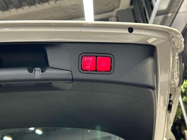 Cクラスステーションワゴン C43 4マチック ステーションワゴン クランベリーレッド内装/エアバランスPKG/アンビエントライト64色/ヘッドアップディスプレイ/ブルメスターサラウンド/フットトランクオープナー/シートヒーター/本革シート/レーダーセーフPKG(12枚目)