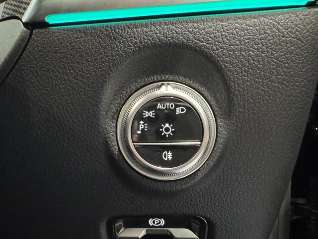 Ｃクラスステーションワゴン Ｃ２００ステーションワゴンアバンギャルドＡＭＧライＰ　弊社デモカーアップ／ＡＭＧライン／レザーエクスクルーシブＰＫＧ／ベーシックＰＫＧ／ドライバーズＰＫＧ／パノラミックスライディングルーフ／シートベンチレーター／本革シート／ヘッドアップディスプレイ（20枚目）