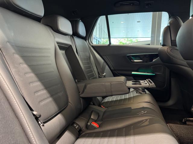 Ｃクラスステーションワゴン Ｃ２００ステーションワゴンアバンギャルドＡＭＧライＰ　弊社デモカーアップ／ＡＭＧライン／レザーエクスクルーシブＰＫＧ／ベーシックＰＫＧ／ドライバーズＰＫＧ／パノラミックスライディングルーフ／シートベンチレーター／本革シート／ヘッドアップディスプレイ（29枚目）