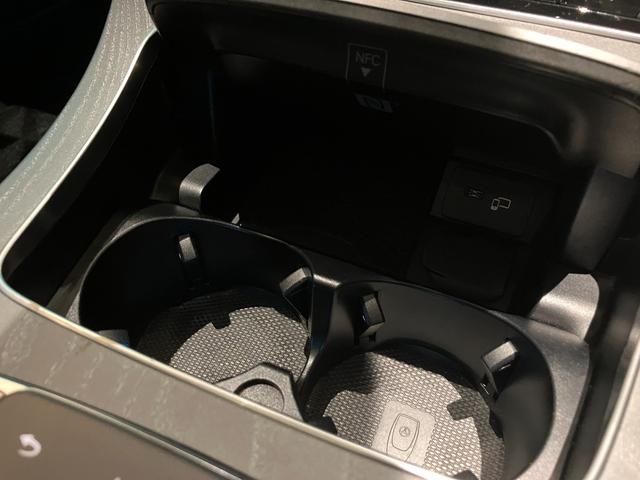 Ｅクラスステーションワゴン Ｅ５３　４マチック＋　ステーションワゴン　エクスクルーシブパッケージ／ナッパレザーシート／パノラミックスライディングルーフ／シートベンチレーター／ブルメスターサラウンドサウンドシステム／エアサスペンション／ヘッドアップディスプレイ（19枚目）