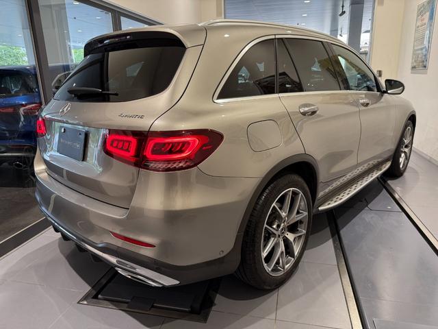 GLC GLC300 4マチック AMGライン 当社お下取り車 AMGライン メモリー付パワーシート シートヒーター キーレスゴー 360°カメラシステム エアサスペンション 純正ドライブレコーダー 20インチアルミホイール 認定中古車保証2年付(2枚目)