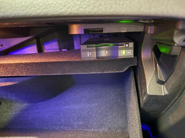 GLC GLC300 4マチック AMGライン 当社お下取り車 AMGライン メモリー付パワーシート シートヒーター キーレスゴー 360°カメラシステム エアサスペンション 純正ドライブレコーダー 20インチアルミホイール 認定中古車保証2年付(13枚目)