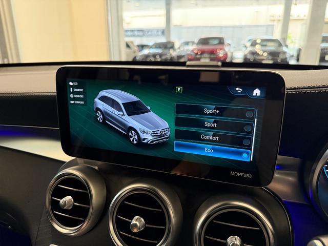 GLC GLC300 4マチック AMGライン 当社お下取り車 AMGライン メモリー付パワーシート シートヒーター キーレスゴー 360°カメラシステム エアサスペンション 純正ドライブレコーダー 20インチアルミホイール 認定中古車保証2年付(26枚目)