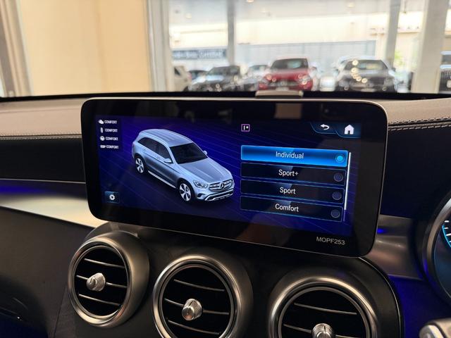 GLC GLC300 4マチック AMGライン 当社お下取り車 AMGライン メモリー付パワーシート シートヒーター キーレスゴー 360°カメラシステム エアサスペンション 純正ドライブレコーダー 20インチアルミホイール 認定中古車保証2年付(30枚目)