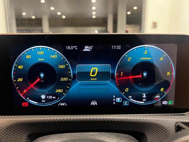 Aクラスセダン A200d セダン AMGライン 弊社下取/1オーナー/アドバンスドパッケージ/360°カメラ/ナビゲーションP/ヘッドアップディスプレイ/メモリ付きパワーシート/シートヒーター/パークトロニック/プライバシーガラス/キーレスゴー/認(7枚目)