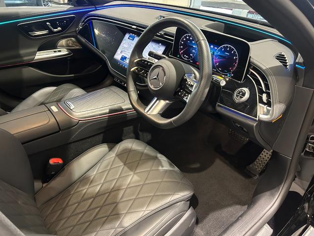 Eクラス E200 アバンギャルド AMGラインパッケージ フルオプション/デジタルインテリアP/アドバンスドP/レザーEX/黒革/パフュームアトマイザー/パノラマルーフ/メモリ付きパワーシート/シートヒーター・ベンチレーター/MBUXスーパースクリーン/新車(5枚目)