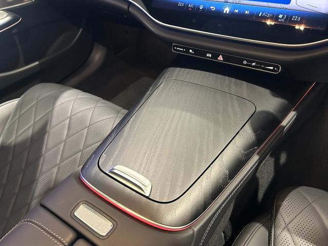 Eクラス E200 アバンギャルド AMGラインパッケージ フルオプション/デジタルインテリアP/アドバンスドP/レザーEX/黒革/パフュームアトマイザー/パノラマルーフ/メモリ付きパワーシート/シートヒーター・ベンチレーター/MBUXスーパースクリーン/新車(17枚目)