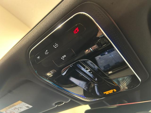 Eクラス E200 アバンギャルド AMGラインパッケージ フルオプション/デジタルインテリアP/アドバンスドP/レザーEX/黒革/パフュームアトマイザー/パノラマルーフ/メモリ付きパワーシート/シートヒーター・ベンチレーター/MBUXスーパースクリーン/新車(20枚目)