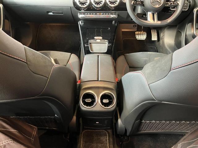 Aクラス A200d AMGラインパッケージ 当社デモカーアップ/アドバンスドパッケージ/パノラマ/ヘッドアップディスプレイ/360°カメラ/AMGラインパッケージ/メモリー付パワーシート/シートヒーター/アンビエントライト/ワイヤレスチャージ(4枚目)