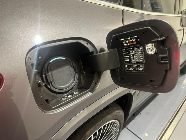 EQA EQA250+ AMGラインパッケージ 弊社デモカーアップ/1オーナー/アンビエントライト/全方位カメラ/メモリ付きパワーシート/シートヒーター/フットトランクオープナー/MBUX/レザーARTICOシート/ルーフレール/新車保証継承(29枚目)