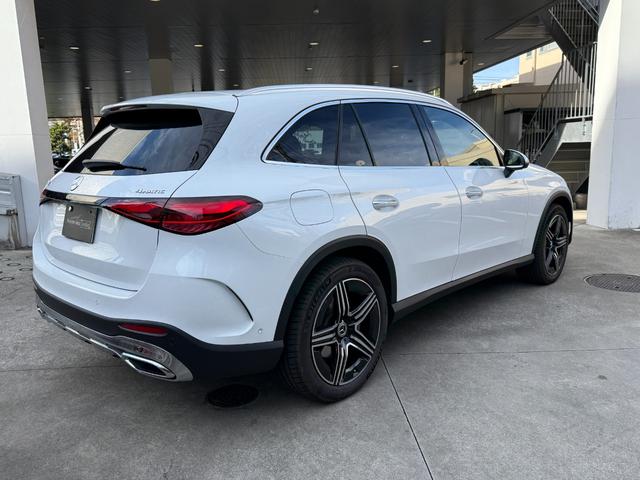 ＧＬＣ ＧＬＣ２２０ｄ　４マチック　ドライバーズパッケージ　当社デモカーアップ　ＡＭＧライン　ＡＭＧレザーエクスクルーシブパッケージ　ドライバーズパッケージ　パノラミックスライディングルーフ　リアアクスルステアリング　シートヒーター　シートベンチレーター（2枚目）