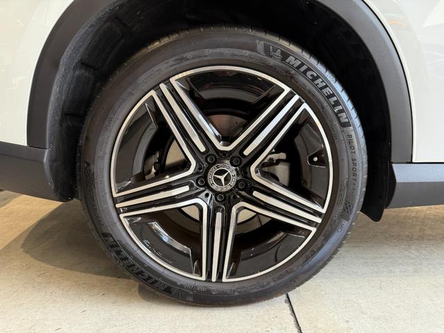 ＧＬＣ ＧＬＣ２２０ｄ　４マチック　ドライバーズパッケージ　当社デモカーアップ　ＡＭＧライン　ＡＭＧレザーエクスクルーシブパッケージ　ドライバーズパッケージ　パノラミックスライディングルーフ　リアアクスルステアリング　シートヒーター　シートベンチレーター（11枚目）