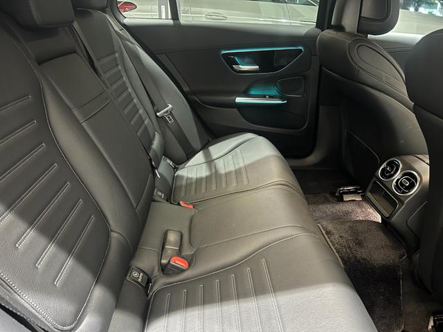 Ｃクラスステーションワゴン Ｃ２２０ｄステーションワゴンアバンギルドＡＭＧライＰ　当社ユーザー様　お下取り車　ワンオーナー車　ＡＭＧライン　本革シート　ヘッドアップディスプレイ　３６０°カメラシステム　純正ドライブレコーダー　アンビエントライト　キーレスゴー　メモリー付パワーシート（21枚目）