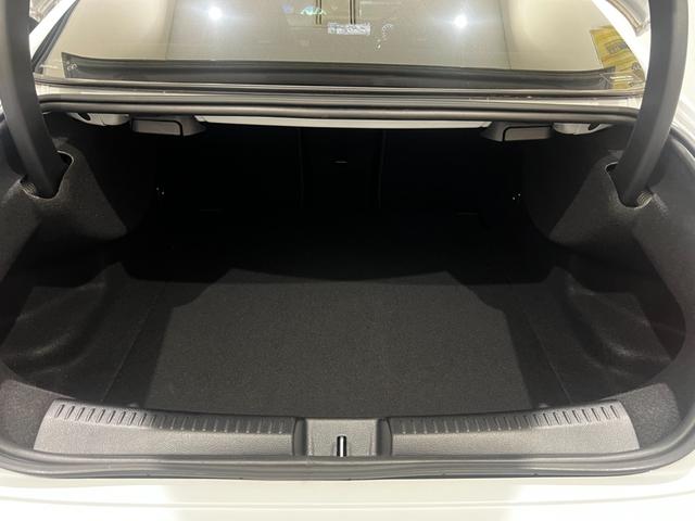 CLAクラス CLA200d AMGレザーエクスクルーシブパッケジ フルオプション/1オーナー/赤革/パノラミックスライディングルーフ/ヘッドアップディスプレイ/アクティブブラインドスポットアシスト/ステアリングアシスト/メモリー付きパワーシート/シートヒーター(8枚目)