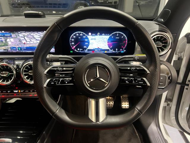 CLAクラス CLA200d AMGレザーエクスクルーシブパッケジ フルオプション/1オーナー/赤革/パノラミックスライディングルーフ/ヘッドアップディスプレイ/アクティブブラインドスポットアシスト/ステアリングアシスト/メモリー付きパワーシート/シートヒーター(10枚目)