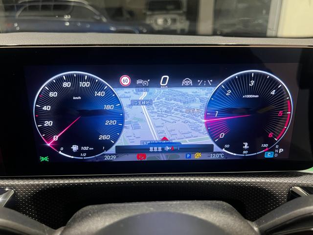 CLAクラス CLA200d AMGレザーエクスクルーシブパッケジ フルオプション/1オーナー/赤革/パノラミックスライディングルーフ/ヘッドアップディスプレイ/アクティブブラインドスポットアシスト/ステアリングアシスト/メモリー付きパワーシート/シートヒーター(11枚目)