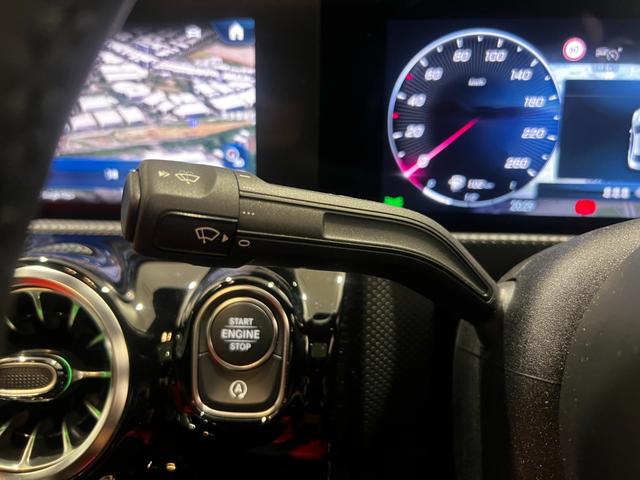 CLAクラス CLA200d AMGレザーエクスクルーシブパッケジ フルオプション/1オーナー/赤革/パノラミックスライディングルーフ/ヘッドアップディスプレイ/アクティブブラインドスポットアシスト/ステアリングアシスト/メモリー付きパワーシート/シートヒーター(16枚目)