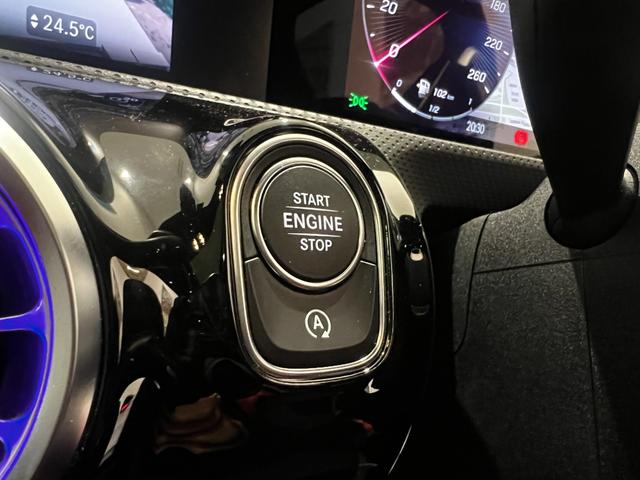 CLAクラス CLA200d AMGレザーエクスクルーシブパッケジ フルオプション/1オーナー/赤革/パノラミックスライディングルーフ/ヘッドアップディスプレイ/アクティブブラインドスポットアシスト/ステアリングアシスト/メモリー付きパワーシート/シートヒーター(19枚目)