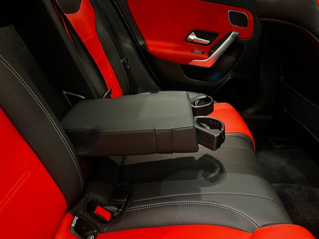 CLAクラス CLA200d AMGレザーエクスクルーシブパッケジ フルオプション/1オーナー/赤革/パノラミックスライディングルーフ/ヘッドアップディスプレイ/アクティブブラインドスポットアシスト/ステアリングアシスト/メモリー付きパワーシート/シートヒーター(25枚目)