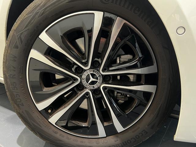 Ａクラスセダン Ａ２００ｄ　セダン　弊社デモカー　ＭＢＵＸ　メモリー付きパワーシート　シートヒーター　アクティブブラインドスポットアシスト　レーンキープアシスト　ステアリングアシスト　禁煙車　認定中古車（8枚目）