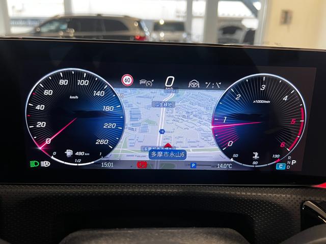 Ａクラスセダン Ａ２００ｄ　セダン　弊社デモカー　ＭＢＵＸ　メモリー付きパワーシート　シートヒーター　アクティブブラインドスポットアシスト　レーンキープアシスト　ステアリングアシスト　禁煙車　認定中古車（12枚目）