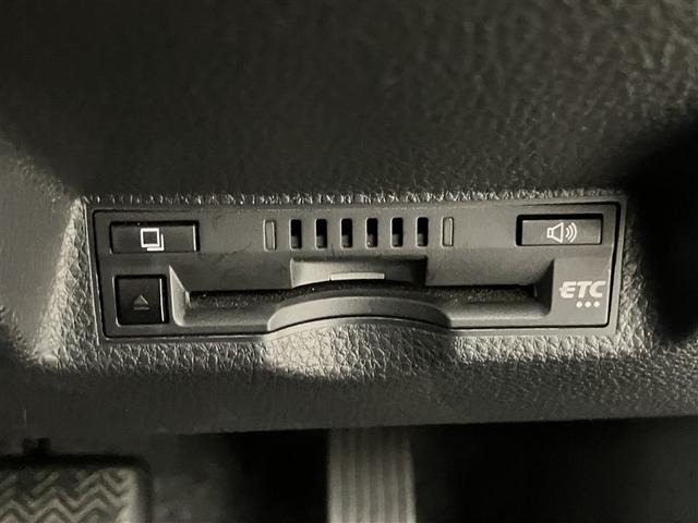 ヤリス ハイブリッドＸ　カーテンエアバッグ　イモビライザー　バックモニター　ワイヤレスキー　ワンオーナー　ＡＢＳ　ナビ　定期点検記録簿　オートクルーズ　ミュージックプレイヤー接続可　Ｗエアバック　パワーウィンドウ　ＥＴＣ（10枚目）