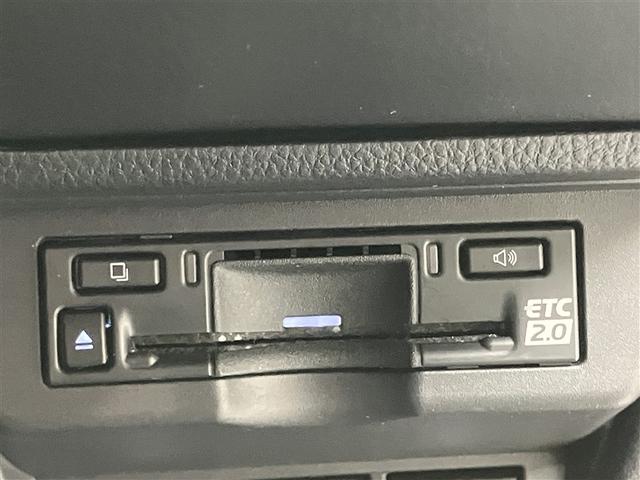 プリウス Ｇ　１オーナー　衝突被害軽減ブレーキ　ＬＥＤライト　フルセグＴＶ　ＡＣ１００Ｖ　アルミホイール　クルーズコントロール　ＴＶ　キーフリー　スマキー　カーテンエアバック　エアコン　イモビライザー　ＥＳＣ（10枚目）