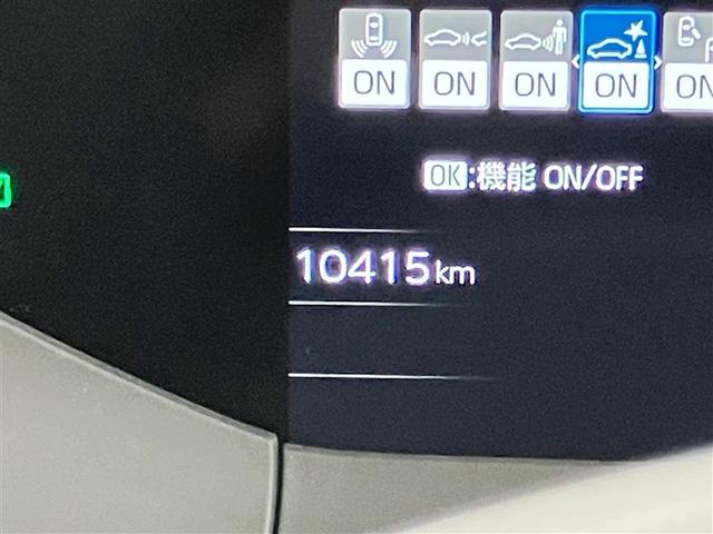 プリウス Ｇ　１オーナー　衝突被害軽減ブレーキ　ＬＥＤライト　フルセグＴＶ　ＡＣ１００Ｖ　アルミホイール　クルーズコントロール　ＴＶ　キーフリー　スマキー　カーテンエアバック　エアコン　イモビライザー　ＥＳＣ（17枚目）
