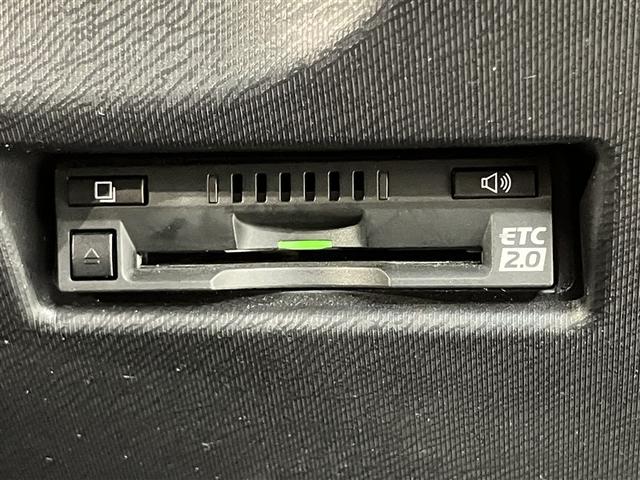 アクア クロスオーバー メディアプレイヤー接続 Bカメラ 地デジ イモビライザー ナビTV エアコン LED ESC ドライブレコーダー アルミホイール キーフリー DVD再生可 ETC パワーステアリング パワーウィンドウ(8枚目)