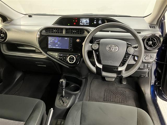 アクア Ｓスタイルブラック　ＡＵＸ端子　記録簿あり　バックモニタ－　地デジフルセグ　ナビＴＶ　イモビライザー　ＬＥＤライト　スマートキープッシュスタート　１オーナー　ＥＴＣ付き　Ｗエアバッグ　キーフリ　メモリーナビゲーション（5枚目）