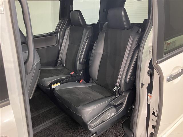 ノア Ｓｉ　ダブルバイビー　クルーズＣ　ブレーキサポート　エアコン　１オーナー　ウォークスルー　点検記録簿　ＡＵＸ　ＬＥＤライト　ナビ＆ＴＶ　横滑防止装置　アルミホイール　パワーウインドウ　フルセグ　盗難防止　ＤＶＤ再生可（19枚目）