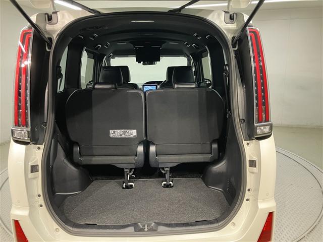 ノア Ｓｉ　ダブルバイビー　クルーズＣ　ブレーキサポート　エアコン　１オーナー　ウォークスルー　点検記録簿　ＡＵＸ　ＬＥＤライト　ナビ＆ＴＶ　横滑防止装置　アルミホイール　パワーウインドウ　フルセグ　盗難防止　ＤＶＤ再生可（21枚目）