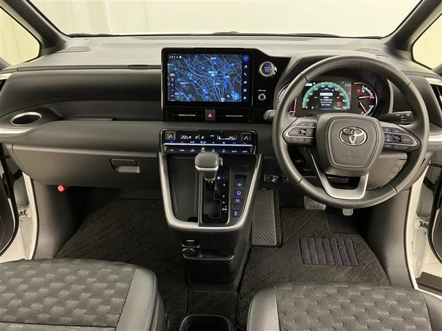 ヴォクシー Ｓ－Ｚ　ＤＶＤ再生機能　スマートキープッシュスタート　両側電動パワースライドドア　パワーウインドウ　１オナ　ＥＴＣ車載器　ＬＥＤライト　デュアルエアコン　アルミホイール　盗難防止装置　記録簿　横滑り防止機能（5枚目）