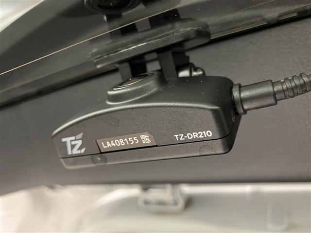 ヴォクシー Ｓ－Ｚ　ＤＶＤ再生機能　スマートキープッシュスタート　両側電動パワースライドドア　パワーウインドウ　１オナ　ＥＴＣ車載器　ＬＥＤライト　デュアルエアコン　アルミホイール　盗難防止装置　記録簿　横滑り防止機能（14枚目）