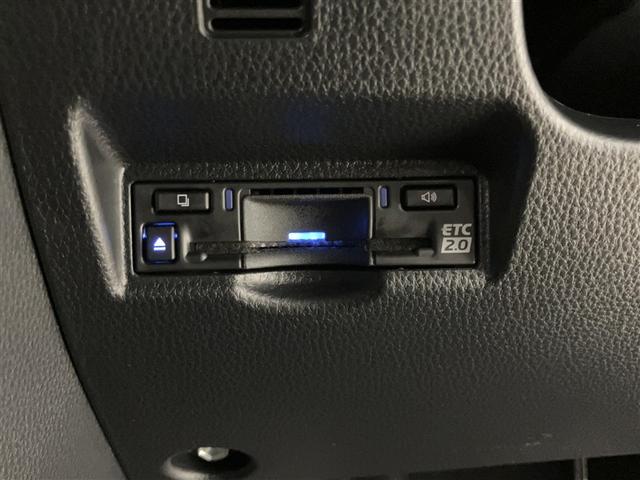 ヴォクシー Ｓ－Ｚ　ＤＶＤ再生機能　スマートキープッシュスタート　両側電動パワースライドドア　パワーウインドウ　１オナ　ＥＴＣ車載器　ＬＥＤライト　デュアルエアコン　アルミホイール　盗難防止装置　記録簿　横滑り防止機能（16枚目）