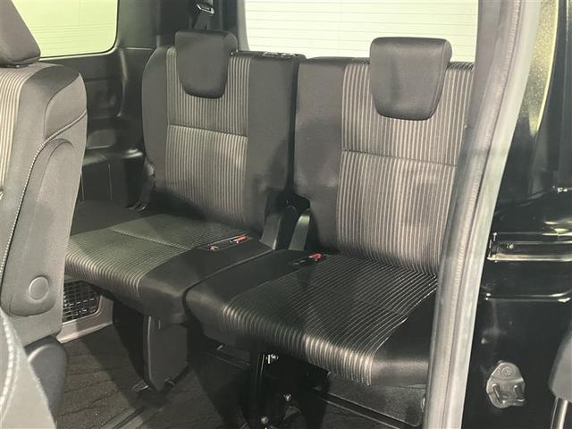 ヴォクシー ＺＳ　煌ＩＩ　スマートキー・プッシュスタート　バックガイドモニター　セキュリティアラーム　両側パワスラドア　１オーナー　ＥＴＣ車載器　地デジテレビ　記録簿付き　ＶＳＣ　ＬＥＤライト　助手席エアバック　ＡＣ　パワステ（19枚目）