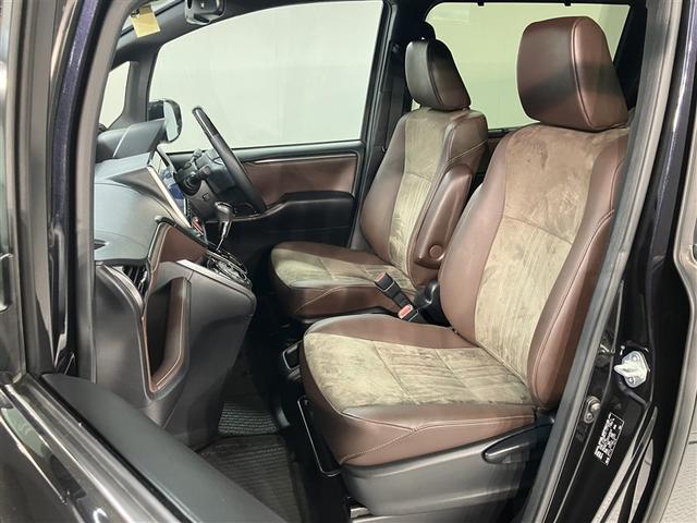 エスクァイア Ｇｉ　プレミアムパッケージ　衝突軽減　エアロ　メモリナビ　１オーナー　地デジ　クルーズコントロール　ＬＥＤライト　両側パワースライドドア　エアバッグ　ＤＶＤ再生機能　ＥＴＣ　スマートキー　ＡＢＳ　アルミ　オートエアコン　ドラレコ（18枚目）