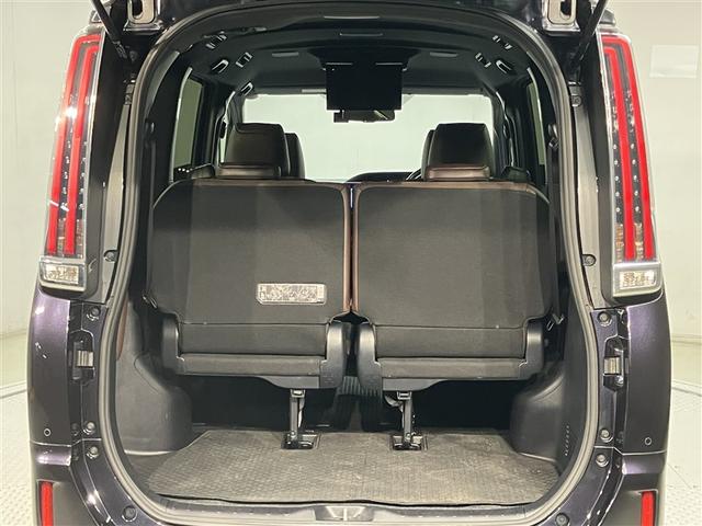 エスクァイア Ｇｉ　プレミアムパッケージ　衝突軽減　エアロ　メモリナビ　１オーナー　地デジ　クルーズコントロール　ＬＥＤライト　両側パワースライドドア　エアバッグ　ＤＶＤ再生機能　ＥＴＣ　スマートキー　ＡＢＳ　アルミ　オートエアコン　ドラレコ（22枚目）