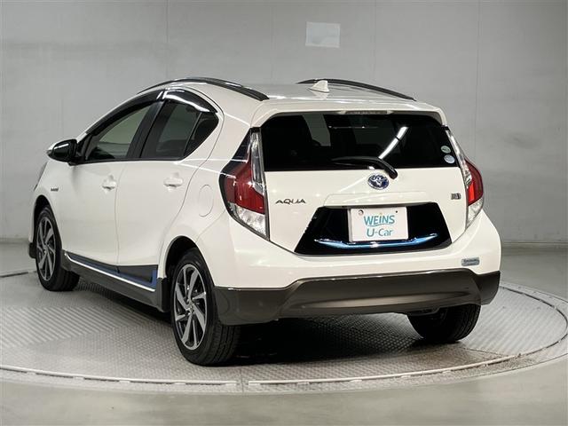 アクア Ｘ－アーバン　ＶＳＣ　衝突軽減システム　１オーナー　ＬＥＤヘッドライト　スマートエントリー　ナビＴＶ　バックモニタ－　パワーステアリング　ＡＵＴＯエアコン　パワーウインドウ　ＡＢＳ　ＡＷ　デュアルエアバッグ　イモビ（4枚目）