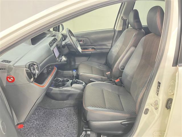 アクア Ｘ－アーバン　ＶＳＣ　衝突軽減システム　１オーナー　ＬＥＤヘッドライト　スマートエントリー　ナビＴＶ　バックモニタ－　パワーステアリング　ＡＵＴＯエアコン　パワーウインドウ　ＡＢＳ　ＡＷ　デュアルエアバッグ　イモビ（12枚目）