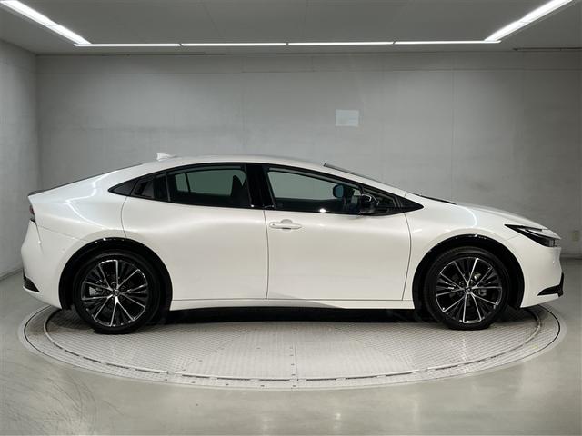 プリウス Ｚ　リアカメラ　プリクラッシュ　ＰＷシート　１オーナ　メモリナビ　ＡＣ１００Ｖ電源　ＬＥＤランプ　ナビ・ＴＶ　オートクルーズ　アルミホイール　ドライブレコーダ　ＡＣ　運転席エアバッグ　横滑り防止装置（3枚目）