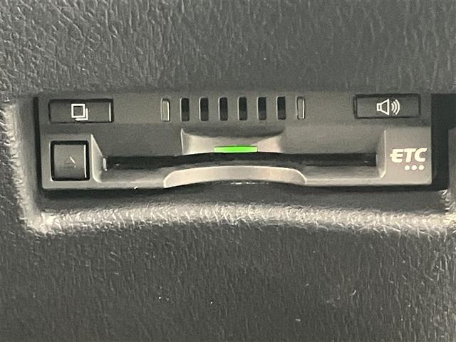 シエンタ ファンベースＧ　バックモニタ－　イモビ　ＤＶＤ再生可　パワステ　ＬＥＤライト　アイスト　地デジＴＶ　デュアルエアバッグ　横滑り防止装置　エアバッグ　オートエアコン　パワーウィンドウ　ＡＢＳ　スマートキー　ＥＴＣ（9枚目）