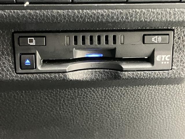 カローラスポーツ Ｇ　ＡＵＸ　キーフリー　ナビ　バックモニター　スマートキー　点検記録簿　クルコン　アルミ　イモビライザー　ＡＢＳ　ワンオーナー車　オートエアコン　サイドエアバック　メモリーナビ　横滑り防止機能　サポカーＳ（8枚目）