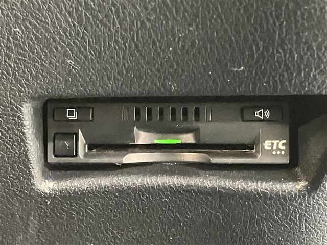 シエンタ Ｇ　ナビ・ＴＶ　スマートキープッシュスタート　１オ－ナ－　リアカメラ　ワンセグテレビ　フルオートエアコン　パワーウィンド　ＥＴＣ　運転席エアバック　パワステ　キーフリーシステム　メディアプレイヤー接続（9枚目）