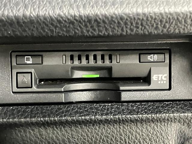 ヴォクシー ＺＳ　煌ＩＩＩ　プリクラッシュ　スマートキ　アイスト　ＤＶＤ再生機能　横滑り防止装置　ナビＴＶ　アルミ　三列シート　盗難防止　オートエアコン　キーレス　ＥＴＣ装備　パワステ　メモリナビ　クルコン　ＬＥＤヘッドライト（9枚目）