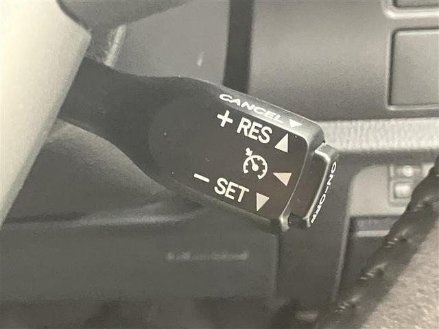 ヴォクシー ＺＳ　煌ＩＩＩ　プリクラッシュ　スマートキ　アイスト　ＤＶＤ再生機能　横滑り防止装置　ナビＴＶ　アルミ　三列シート　盗難防止　オートエアコン　キーレス　ＥＴＣ装備　パワステ　メモリナビ　クルコン　ＬＥＤヘッドライト（16枚目）