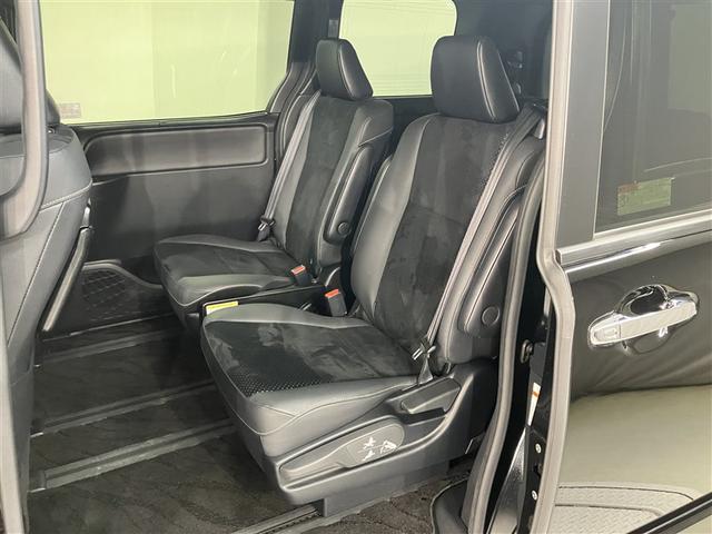 ヴォクシー ＺＳ　煌ＩＩＩ　プリクラッシュ　スマートキ　アイスト　ＤＶＤ再生機能　横滑り防止装置　ナビＴＶ　アルミ　三列シート　盗難防止　オートエアコン　キーレス　ＥＴＣ装備　パワステ　メモリナビ　クルコン　ＬＥＤヘッドライト（20枚目）