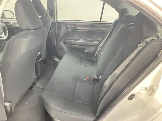 カローラアクシオ ハイブリッド　ＥＸ　イモビライザー　エアコン　バックモニター　衝突軽減ブレーキ　ワンセグ　キーレスキー　パワーウィンドウ　パワーステアリング　メモリーナビ　ナビ＆ＴＶ　ＤＶＤ再生（13枚目）