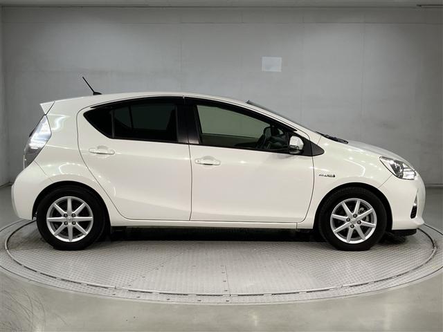 アクア Ｇ　バックモニタ　セキュリティー　デュアルエアバック　ナビＴＶ　パワーウィンドウ　１オーナ－　ＥＳＣ　ＡＴエアコン　ＡＢＳ　パワーステアリング　アルミ　運転席エアバッグ　キーレススタートシステム　ＥＴＣ（3枚目）