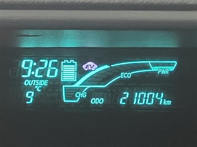 アクア Ｇ　バックモニタ　セキュリティー　デュアルエアバック　ナビＴＶ　パワーウィンドウ　１オーナ－　ＥＳＣ　ＡＴエアコン　ＡＢＳ　パワーステアリング　アルミ　運転席エアバッグ　キーレススタートシステム　ＥＴＣ（13枚目）